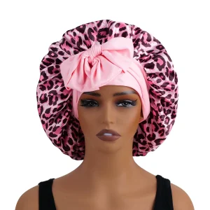 bonnet en soie imprimé guépard